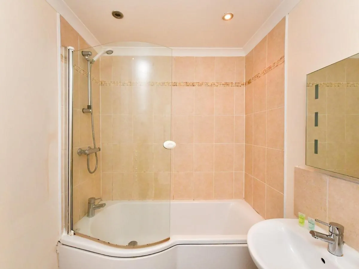 Pass The Keys Perfectly Located 1 Bed Flat Apartment Cardiff