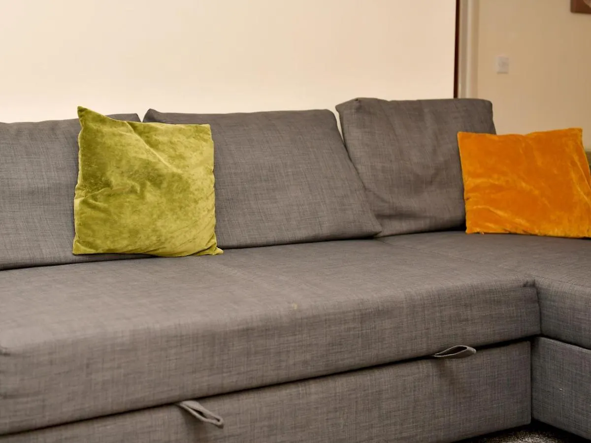 Pass The Keys Perfectly Located 1 Bed Flat Apartment Cardiff 0*,