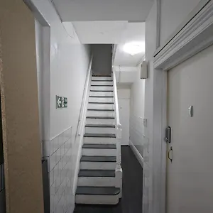  Apartment Inner-city - Basic Amenites
